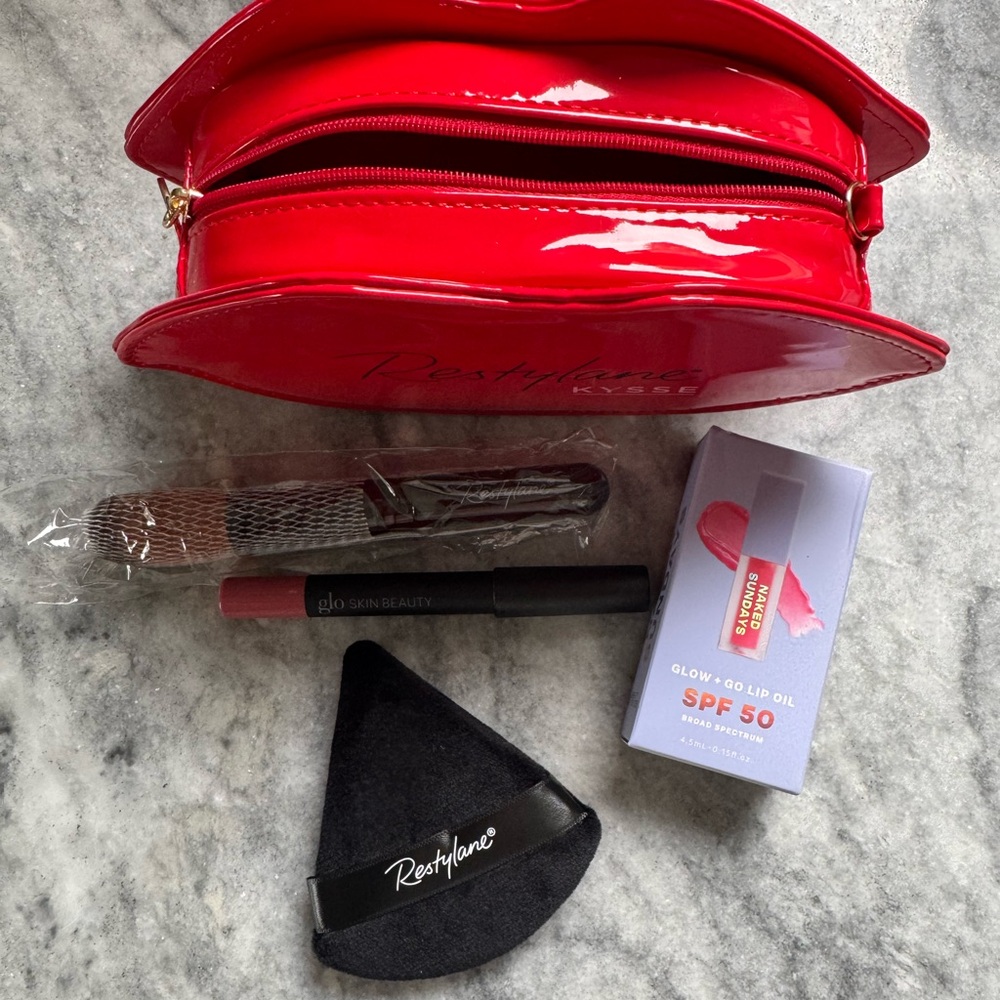 Lip gift set- glo minerals and naked Sundays